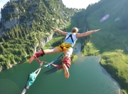 开云体育在线-拉亚全场最佳无争议，土耳其血拼利物浦，一场定义坚韧的史诗对决