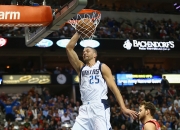 开云体育直播-马刺队主场逆转国王，压哨三分绝杀引爆现场气氛的简单介绍