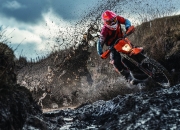 开云APP-佩德里爆发打破奥地利节奏，克罗地亚的掌控权为何悄然旁落？