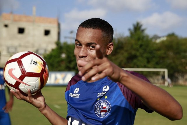 阿尔巴接班人崭露头角,成为球队新宠 阿尔巴接班人崭露头角,成为球队新宠