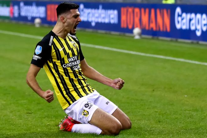 阿尔巴接班人崭露头角,成为球队新宠 阿尔巴接班人崭露头角,成为球队新宠