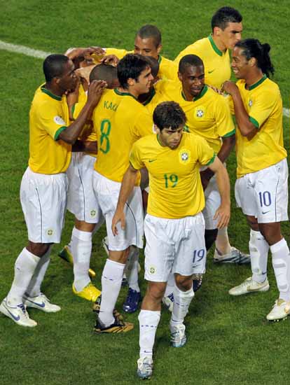 关于巴西鏖战多特蒙德，布鲁诺·费尔南德斯高光表现的信息