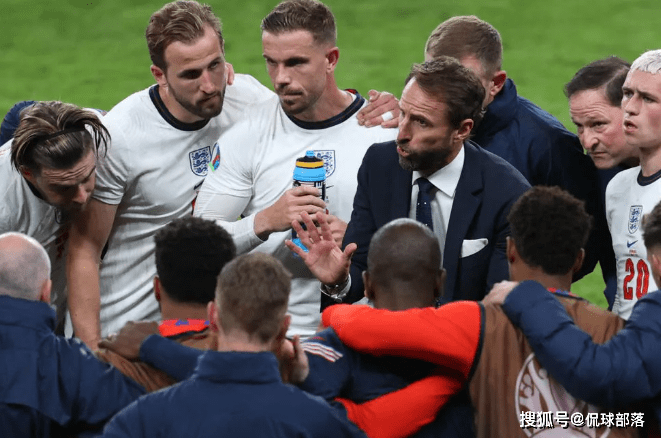 包含英格兰碾压克罗地亚，范戴克惊艳四座的词条