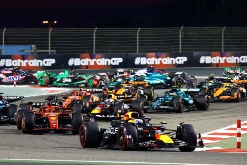 包含阿斯顿马丁碾压迈凯伦，汉密尔顿关键制胜的词条