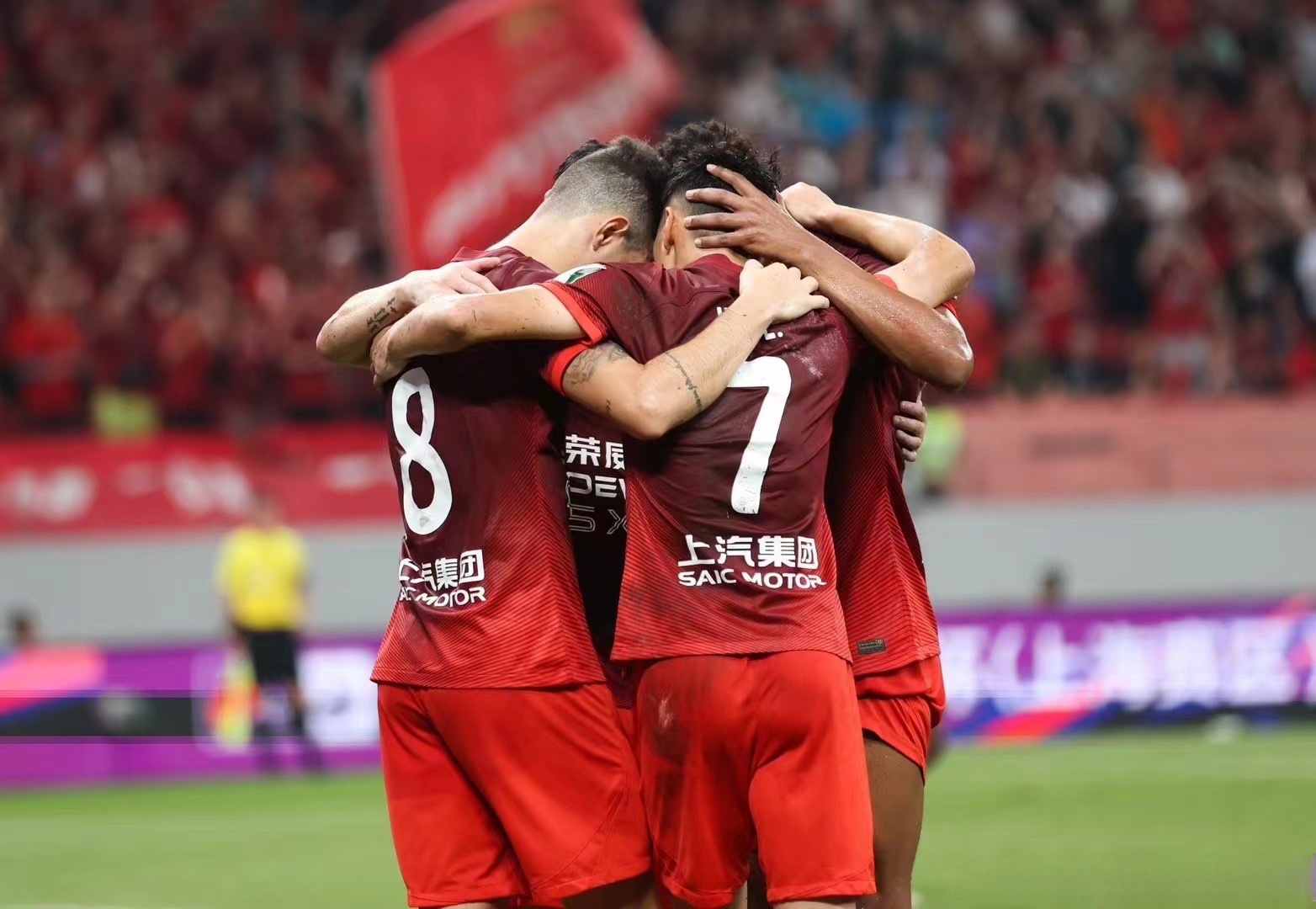 足坛新星崭露头角,帮助球队夺取点球大战胜利 足坛新星崭露头角,帮助球队夺取点球大战胜利