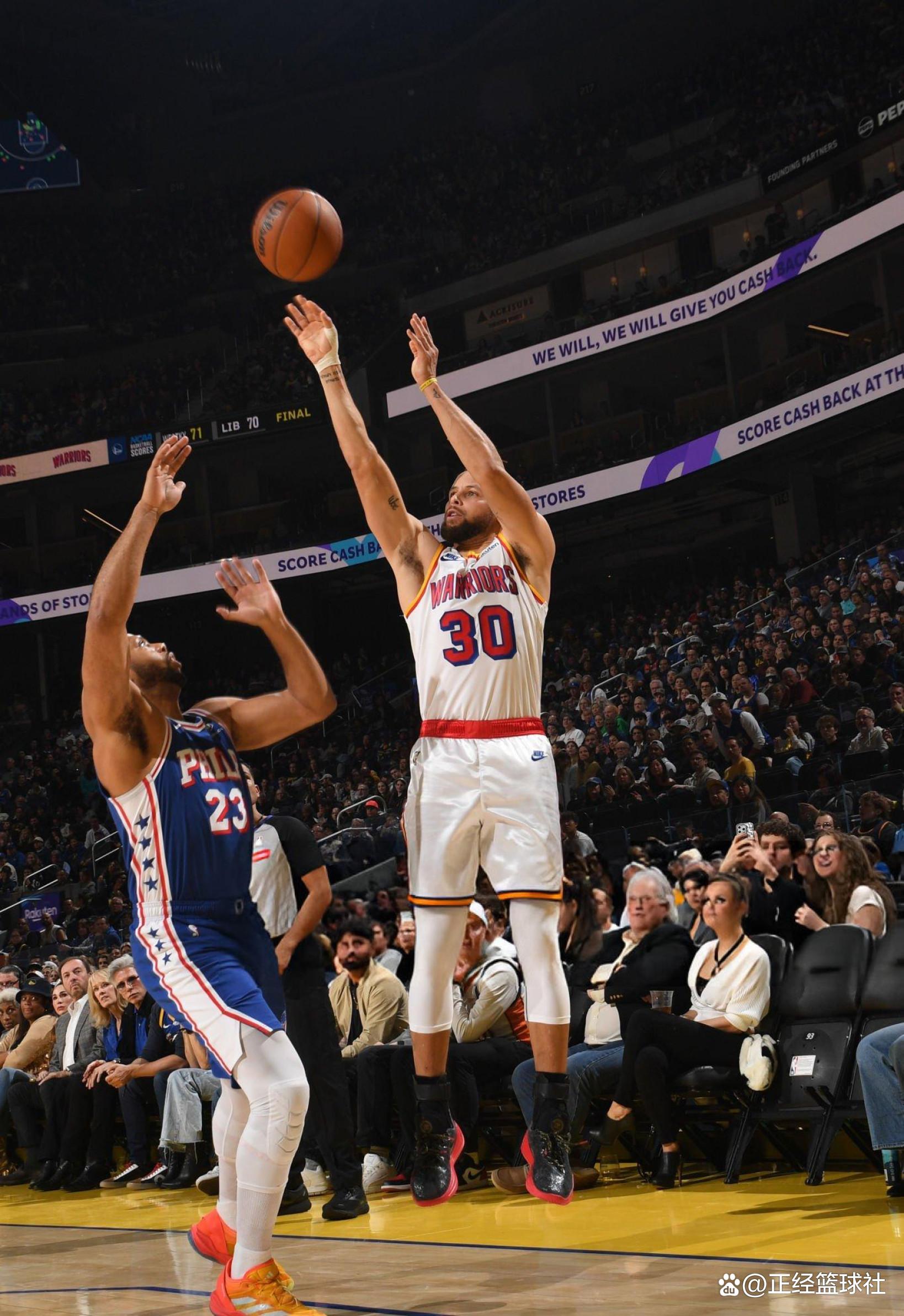 包含勇士主帅力挺队员，库里手感依旧火热战胜奇才的词条