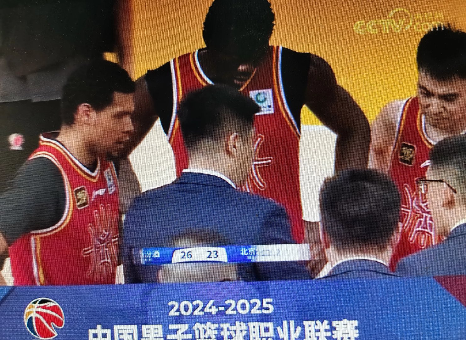 球队之间的激烈对抗,胜负难分 球队之间的激烈对抗,胜负难分