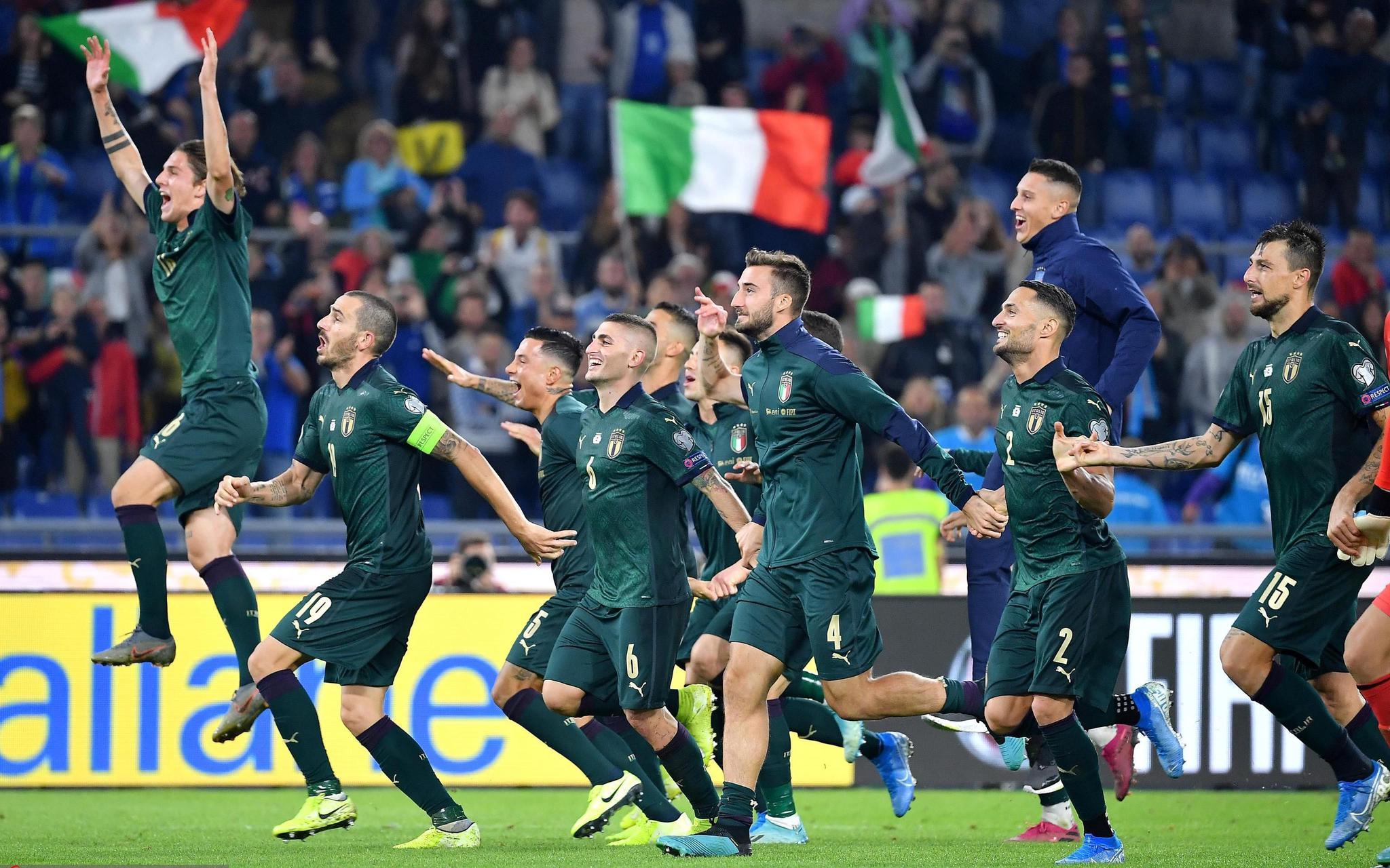 希腊队艰难突围，成功晋级欧洲杯资格