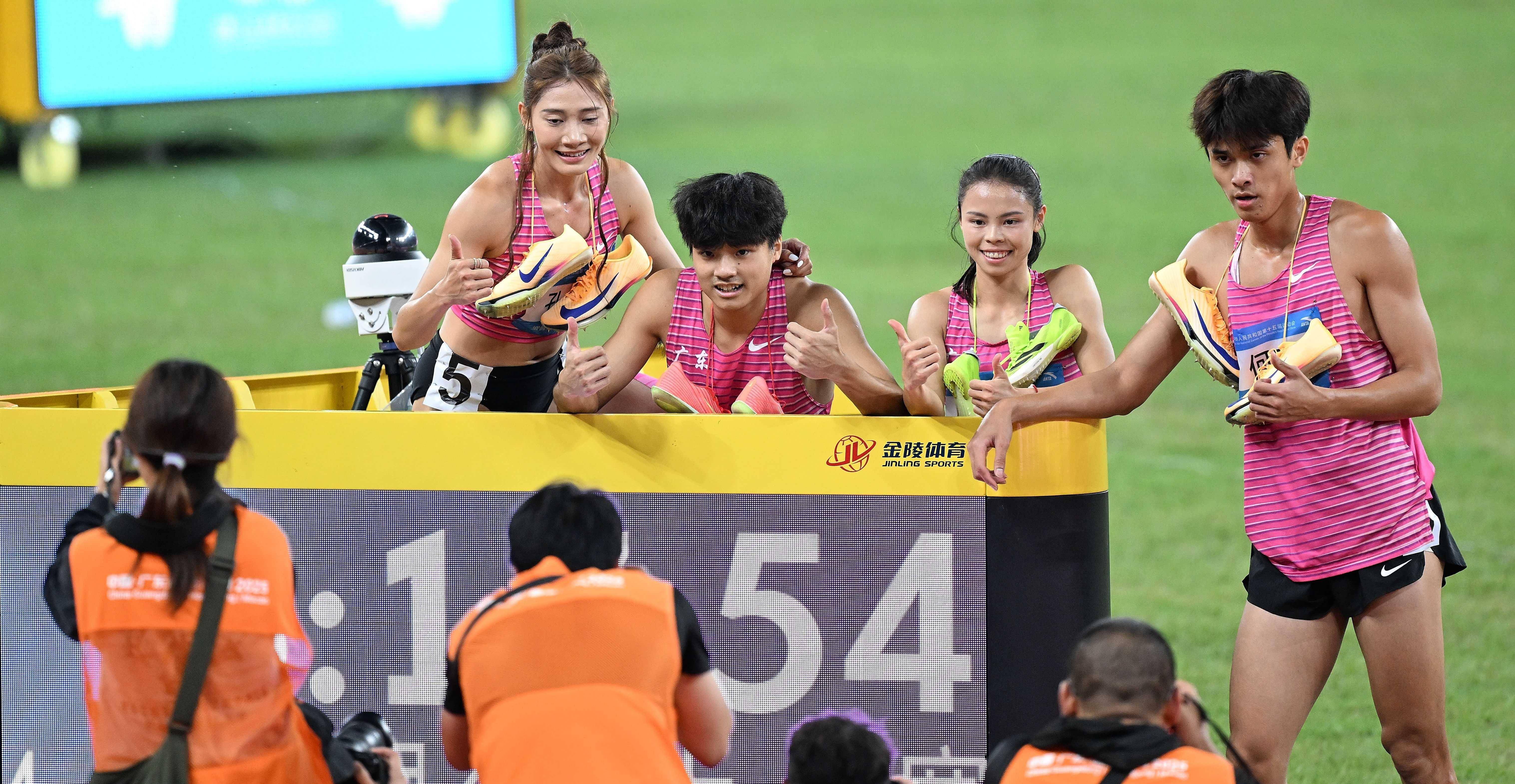 包含困难重重!队伍艰难逆转取得冠军的词条 包含困难重重!队伍艰难逆转取得冠军的词条