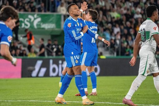 法尔柴尔德主场逼平对手,堪称平局专家 法尔柴尔德主场逼平对手,堪称平局专家