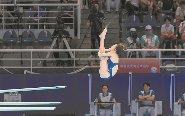 希腊选手在跳水比赛中夺得金牌