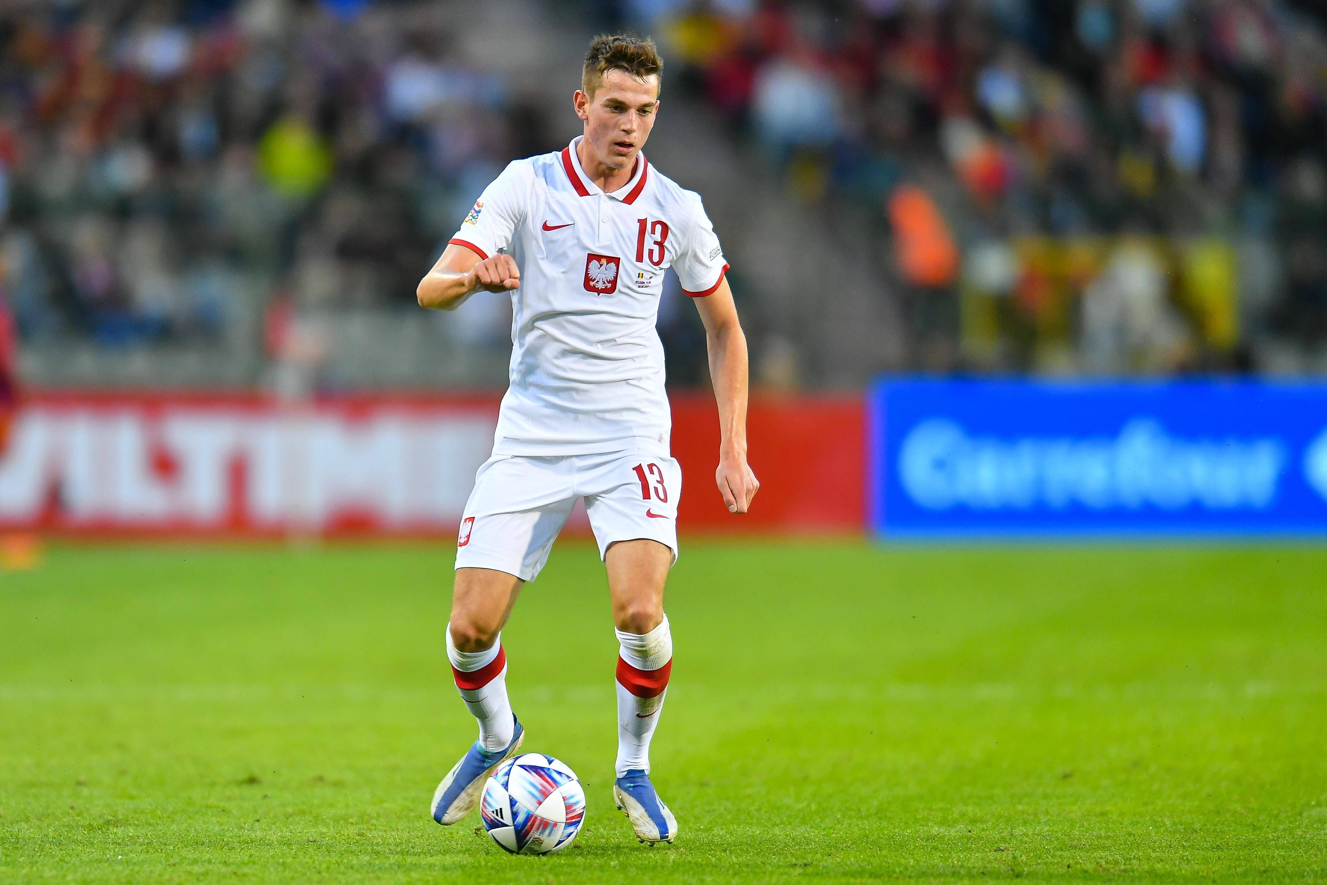 包含波兰鏖战比利时,莱万一己之力扛起全队的词条 包含波兰鏖战比利时,莱万一己之力扛起全队的词条