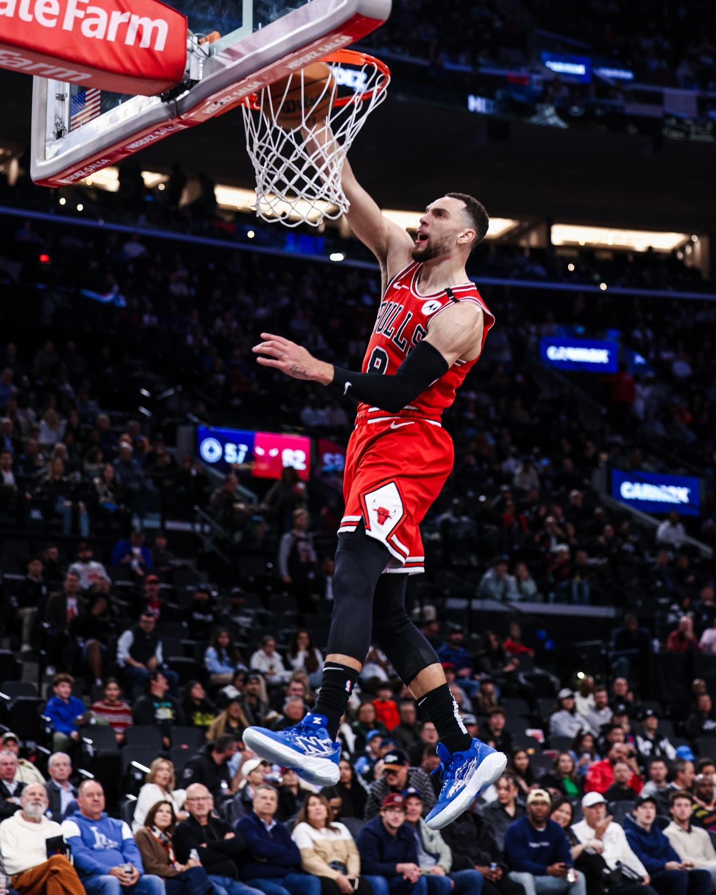 公牛主场告负尼克斯,拉文努力发挥遭遇困境的简单介绍 公牛主场告负尼克斯,拉文努力发挥遭遇困境的简单介绍