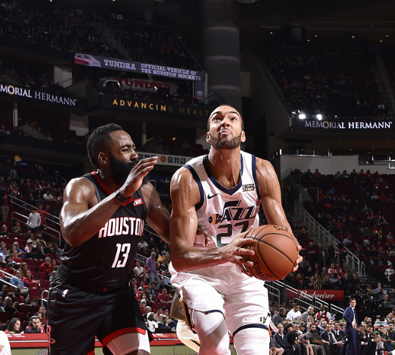 阿根廷男篮力克火箭，萨姆·米切尔惊艳世界的简单介绍