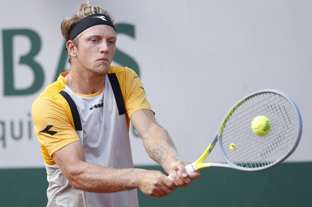 西班牙网球队逆转世界网球队，兹维列夫高光表现的简单介绍