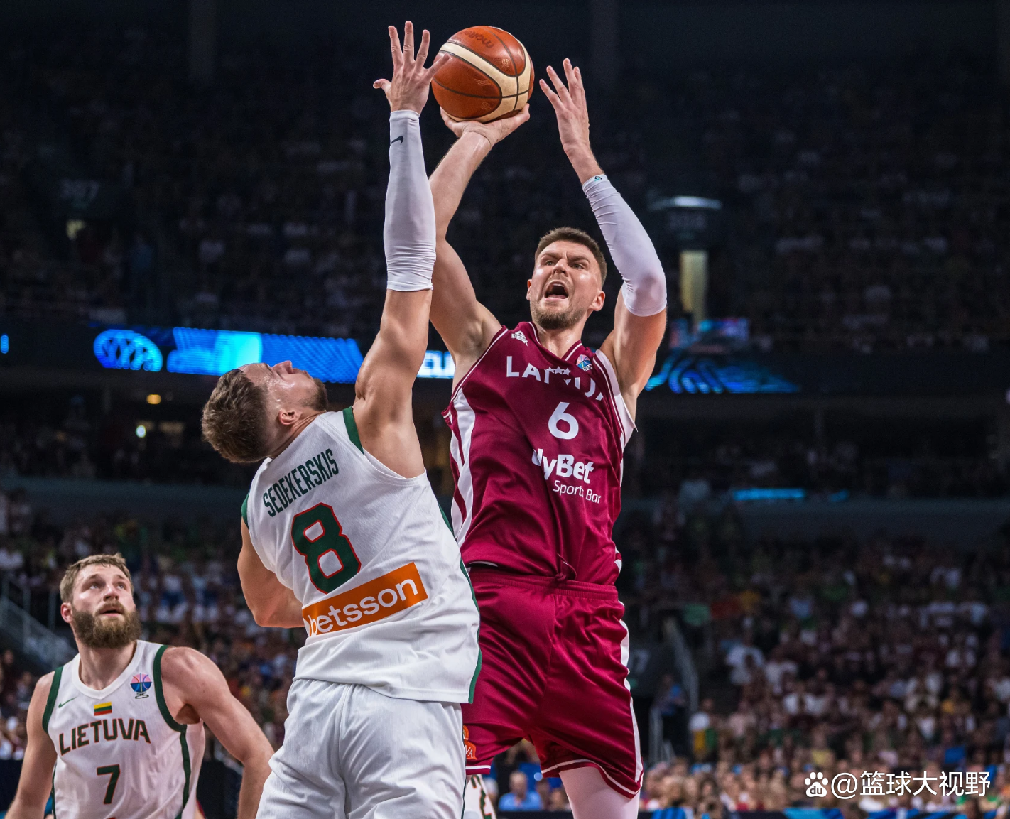 魔术爆冷立陶宛男篮，戈贝尔送出助攻的简单介绍