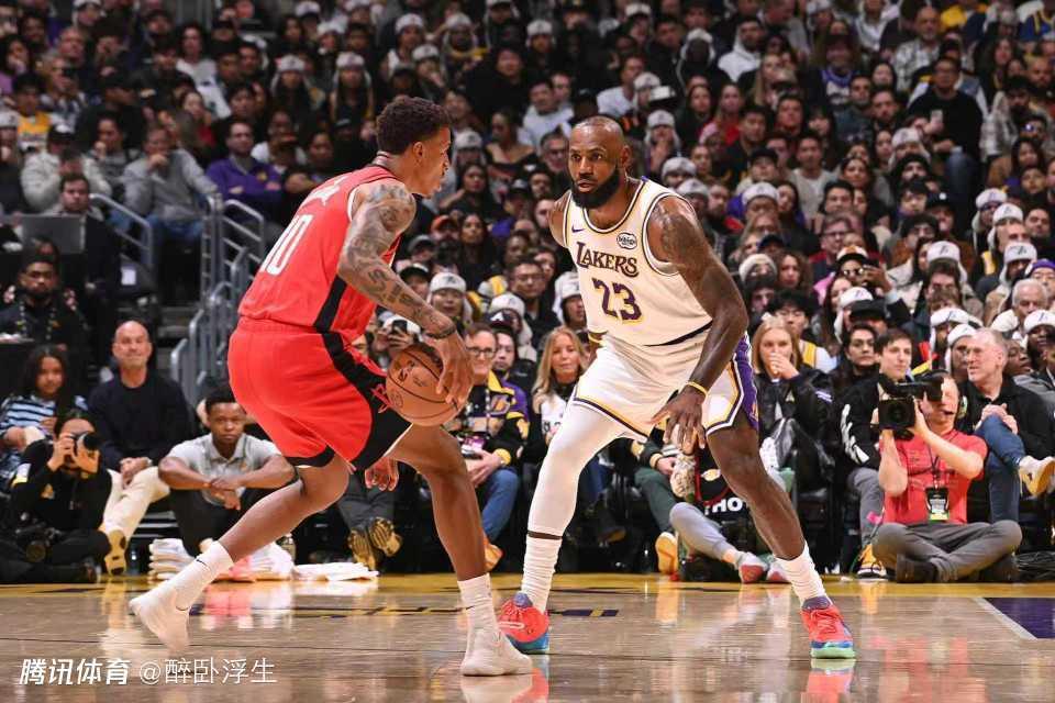 美国男篮横扫凯尔特人B队,詹姆斯一己之力扛起全队的简单介绍 美国男篮横扫凯尔特人B队,詹姆斯一己之力扛起全队的简单介绍