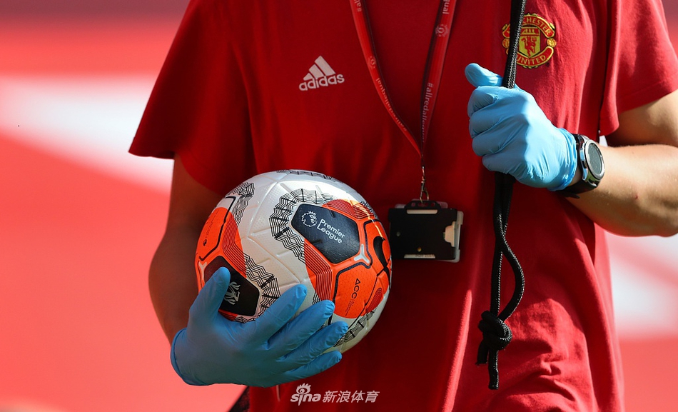 关于荷兰逆转里昂,马夏尔完成帽子戏法的信息 关于荷兰逆转里昂,马夏尔完成帽子戏法的信息