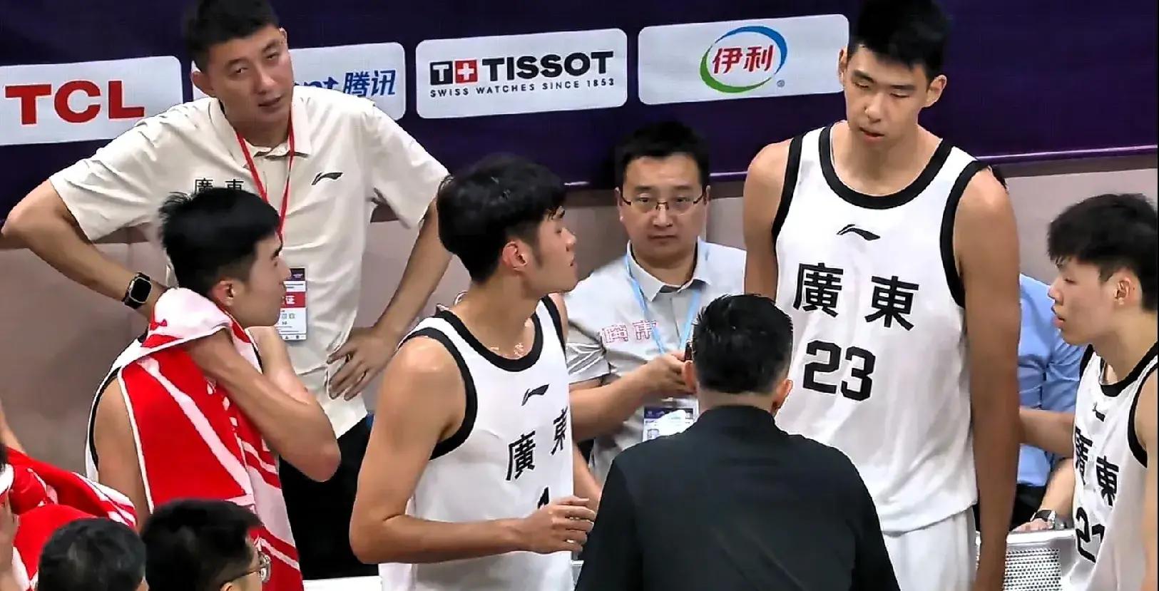 广东男篮在比赛中展现出坚韧的心态,成功击败对手的简单介绍 广东男篮在比赛中展现出坚韧的心态,成功击败对手的简单介绍